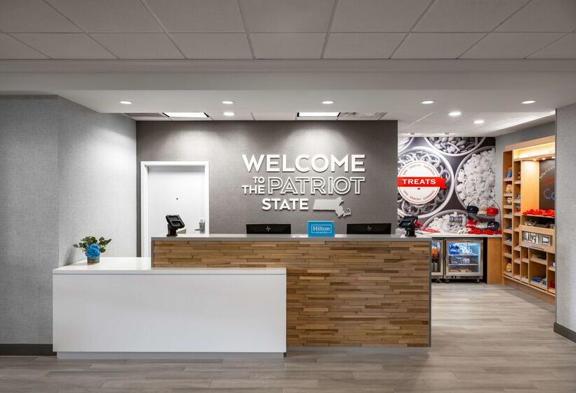 Отель Hampton Inn & Suites Cape Cod West Yarmouth