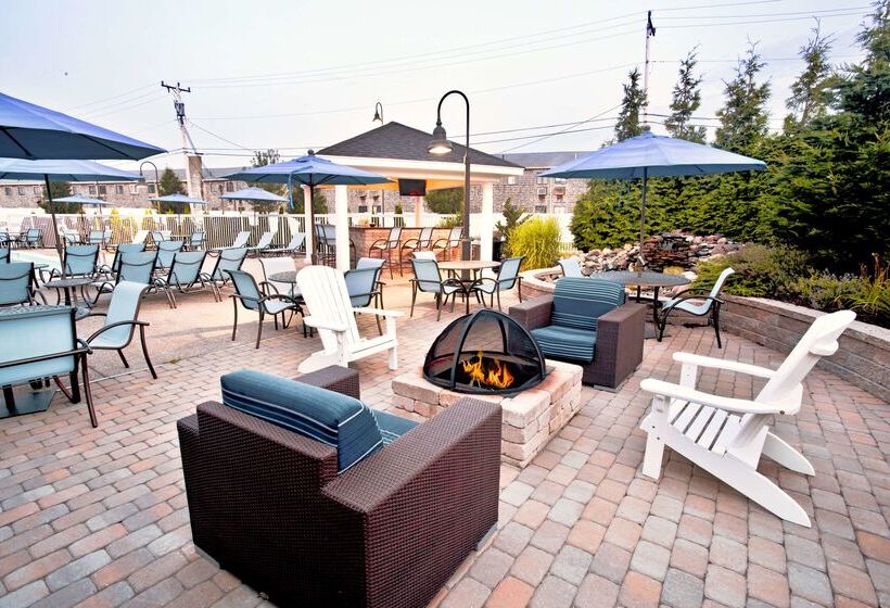 Отель Hampton Inn & Suites Cape Cod West Yarmouth