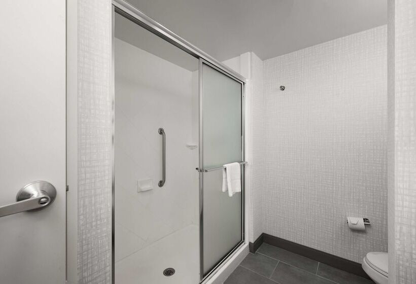 Отель Hampton Inn & Suites Cape Cod West Yarmouth