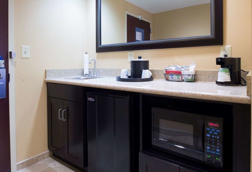 فندق Hampton Inn & Suites Vineland