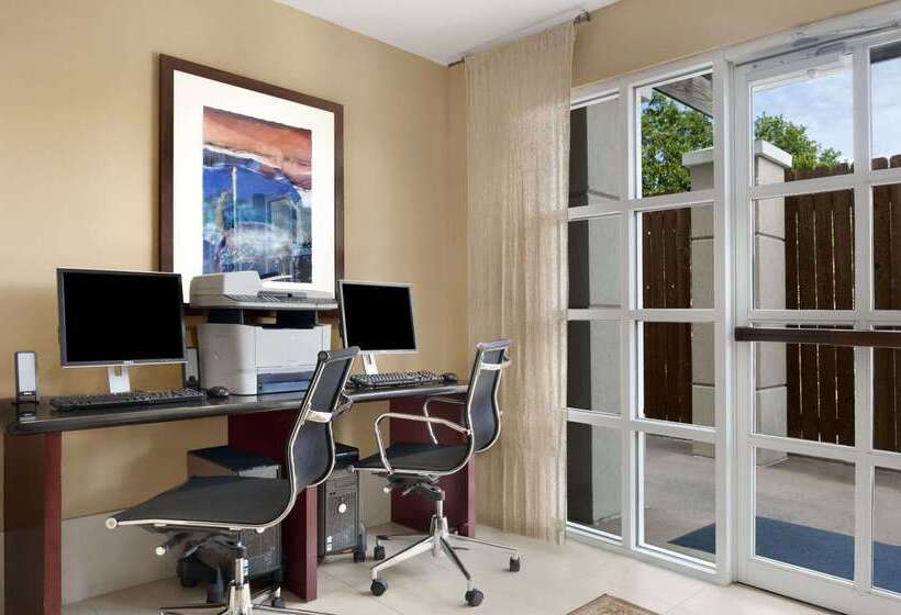 فندق Hawthorn Extended Stay By Wyndham College Station