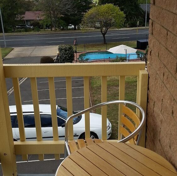 فندق Hideaway Motor Inn