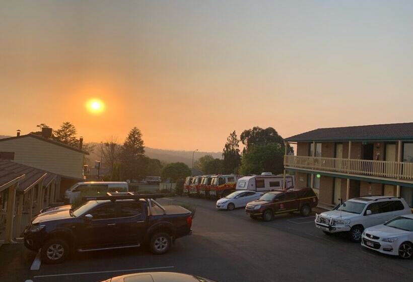 فندق Hideaway Motor Inn