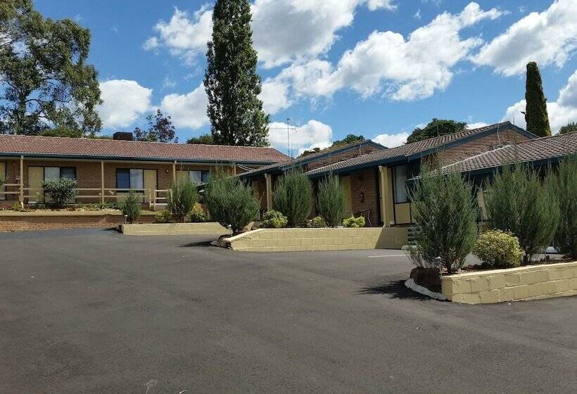 فندق Hideaway Motor Inn