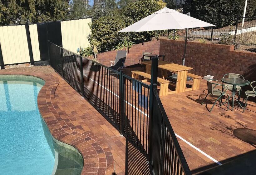 فندق Hideaway Motor Inn