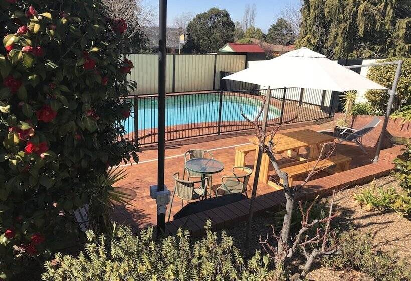 فندق Hideaway Motor Inn