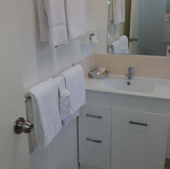 فندق Hideaway Motor Inn