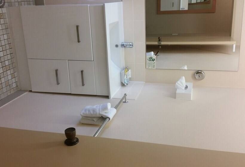 فندق Hideaway Motor Inn