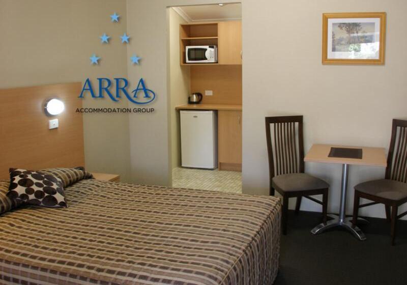 فندق Hideaway Motor Inn