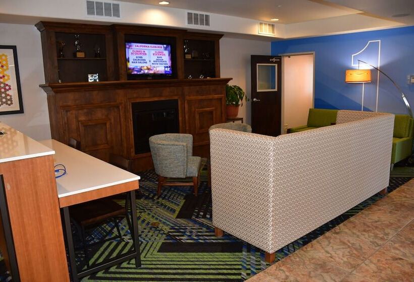 Holiday Inn Express Hotel & Suites Evanston, An Ihg