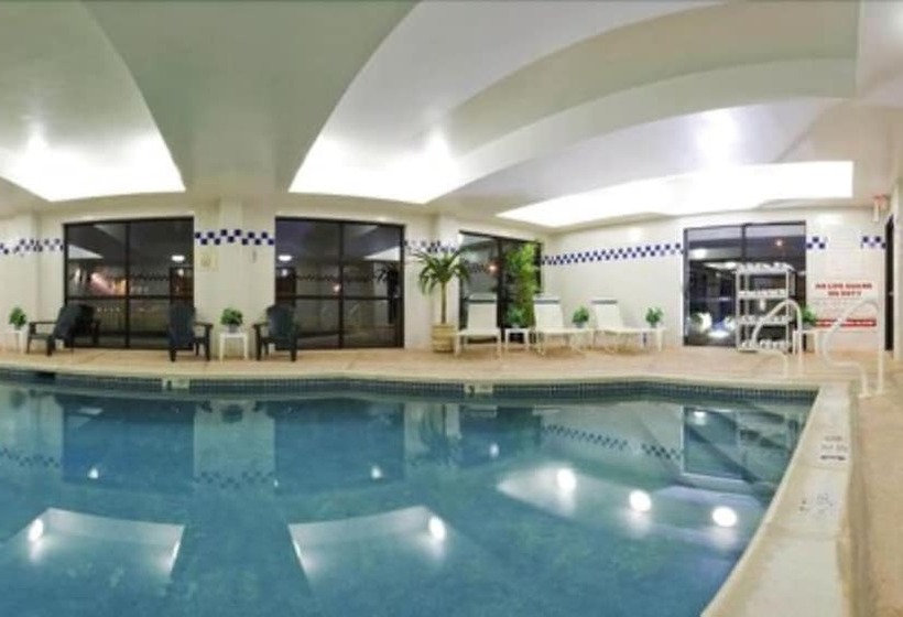 Holiday Inn Express Hotel & Suites Meadowlands Area, An Ihg