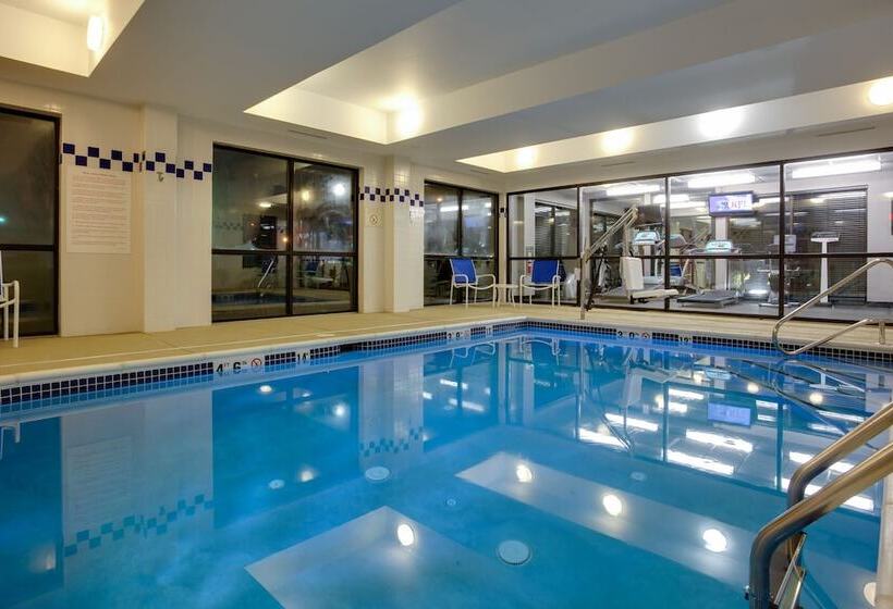 Holiday Inn Express Hotel & Suites Meadowlands Area, An Ihg