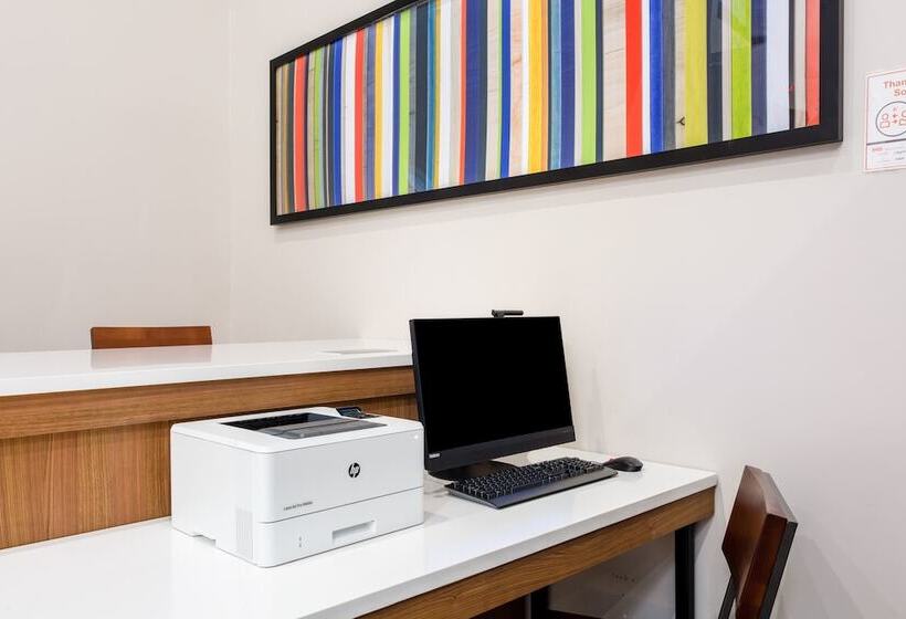 Отель Holiday Inn Express & Suites   Morehead City, An Ihg