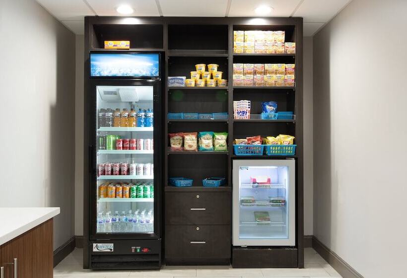 Отель Holiday Inn Express & Suites   Morehead City, An Ihg