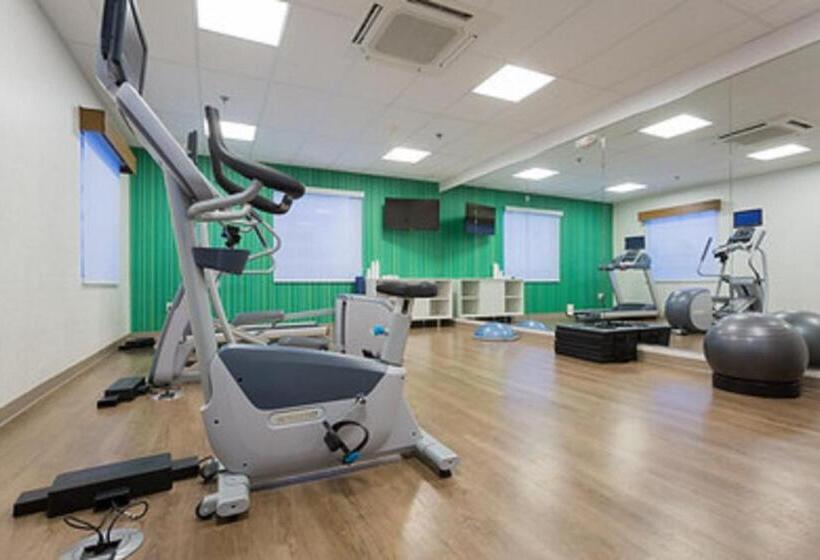 Holiday Inn Express Hotel & Suites Reading, An Ihg