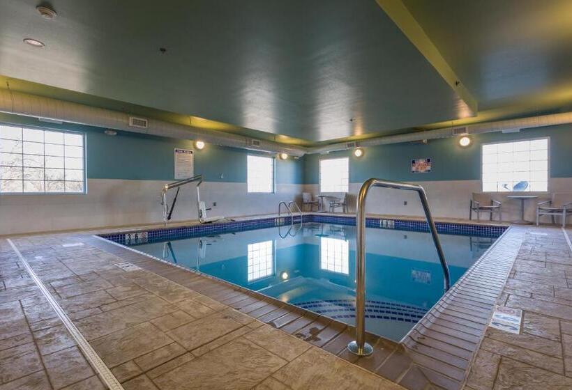 Holiday Inn Express Hotel & Suites Reading, An Ihg