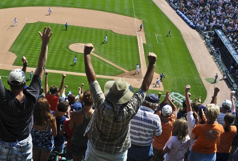 Отель Holiday Inn Express And Suites Detroit North Troy, An Ihg