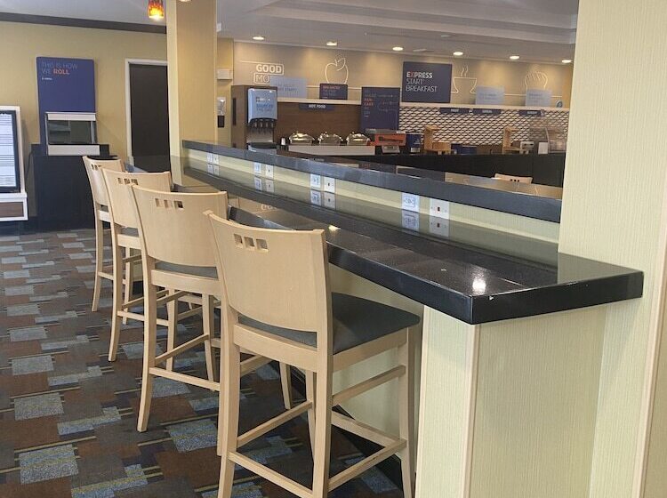 酒店 Holiday Inn Express And Suites Detroit North Troy, An Ihg