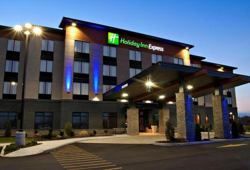 فندق Holiday Inn Express Pembroke, An Ihg