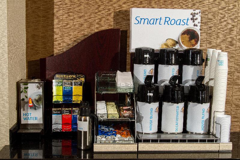 فندق Holiday Inn Express Pembroke, An Ihg