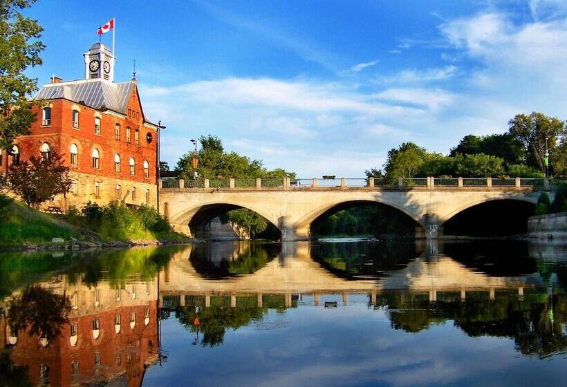 فندق Holiday Inn Express Pembroke, An Ihg