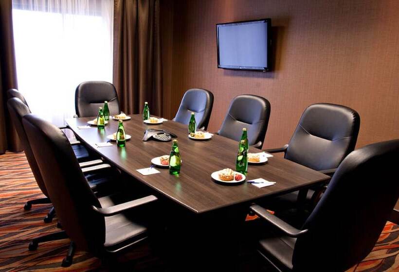 فندق Holiday Inn Express Pembroke, An Ihg