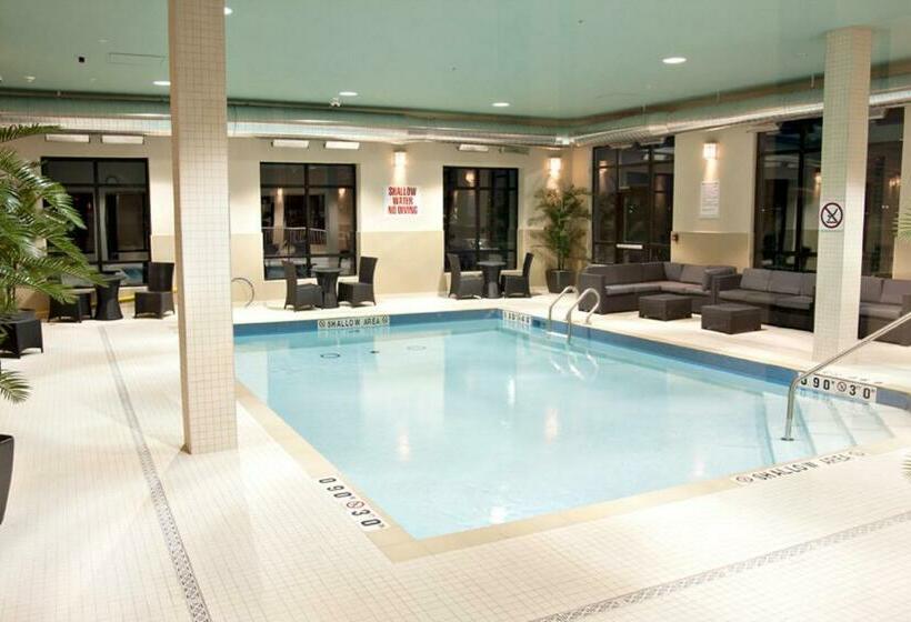 فندق Holiday Inn Express Pembroke, An Ihg