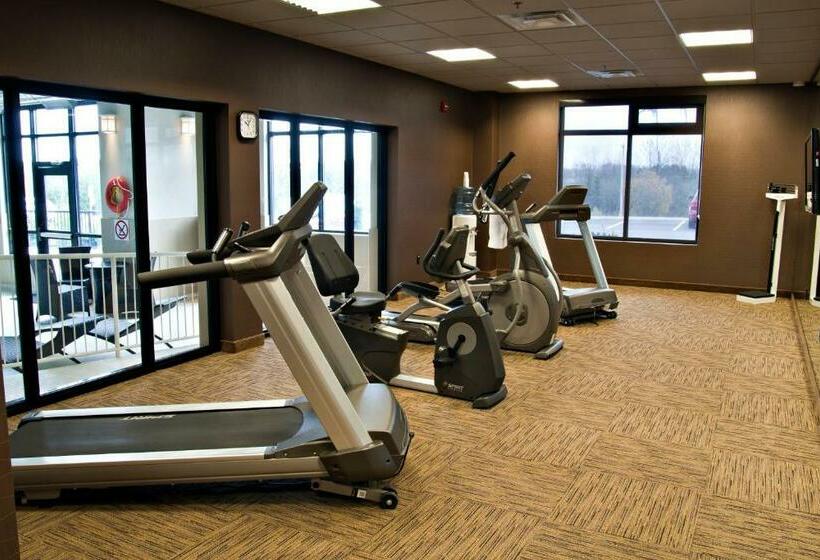 فندق Holiday Inn Express Pembroke, An Ihg