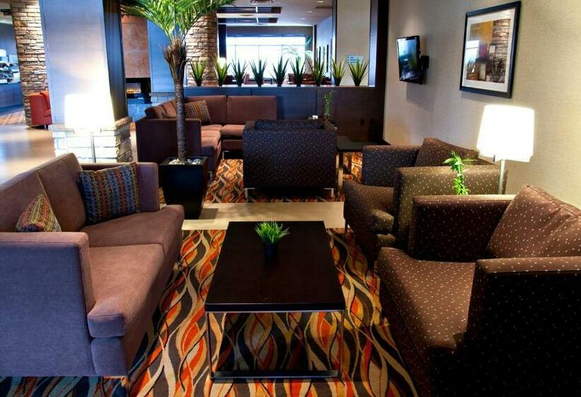 فندق Holiday Inn Express Pembroke, An Ihg