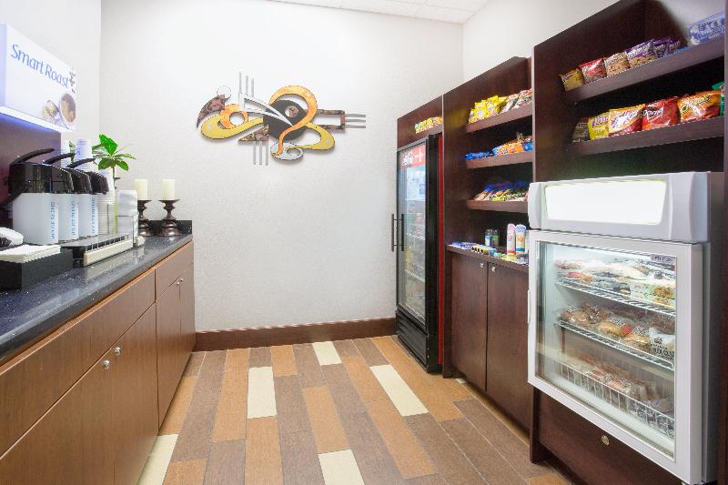 فندق Holiday Inn Express & Suites Denver North   Thornton, An Ihg