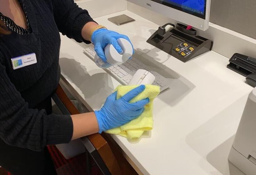 فندق Holiday Inn Express & Suites Denver North   Thornton, An Ihg