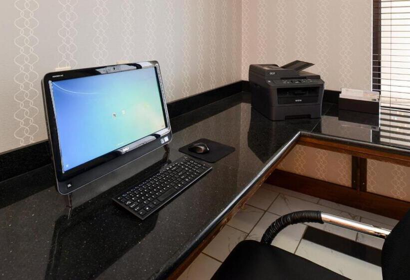 فندق Holiday Inn Express & Suites Greenfield, An Ihg