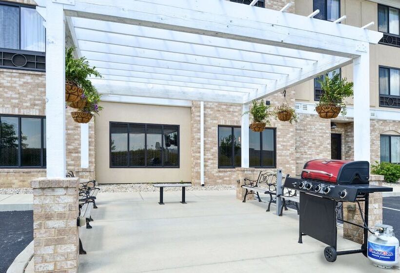 فندق Holiday Inn Express & Suites Greenfield, An Ihg