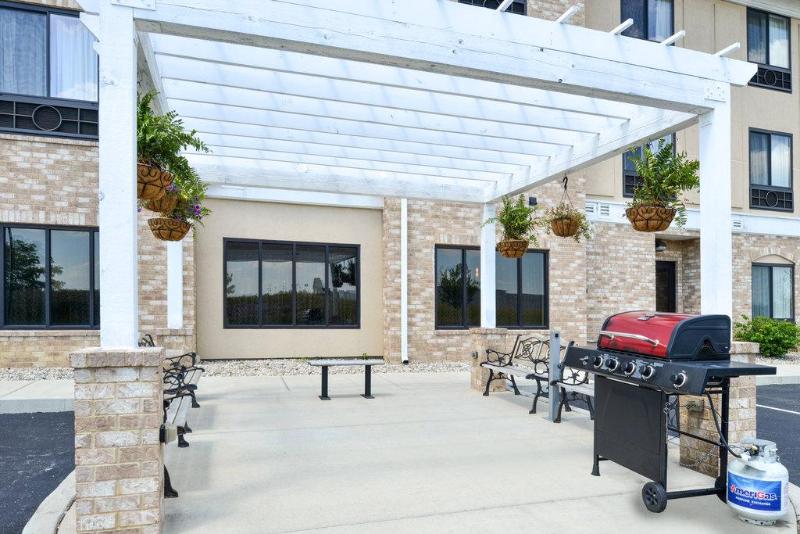 فندق Holiday Inn Express & Suites Greenfield, An Ihg