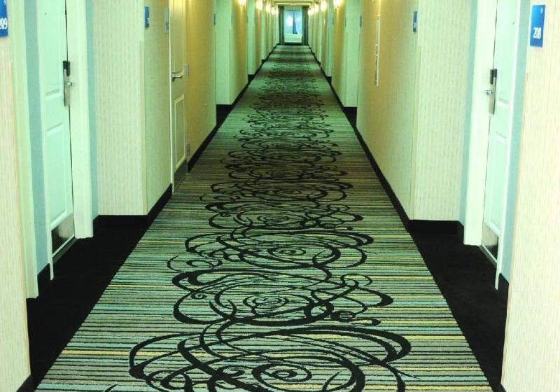 فندق Holiday Inn Express & Suites Greenfield, An Ihg