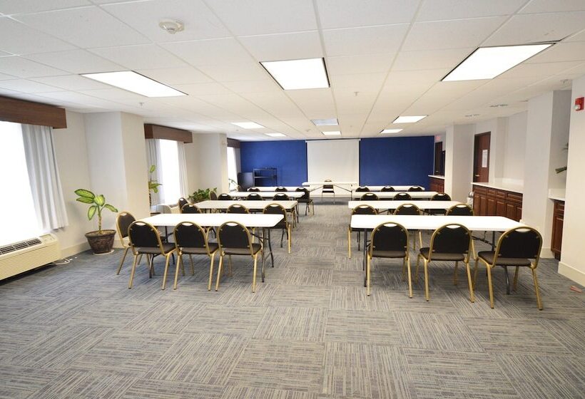 هتل Holiday Inn Express Toledo Oregon, An Ihg