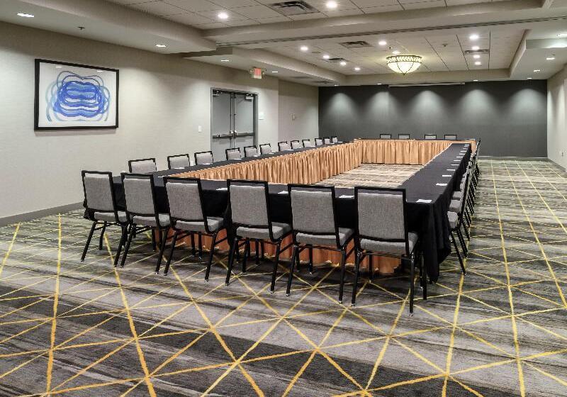 Отель Holiday Inn Raleigh Durham Airport, An Ihg