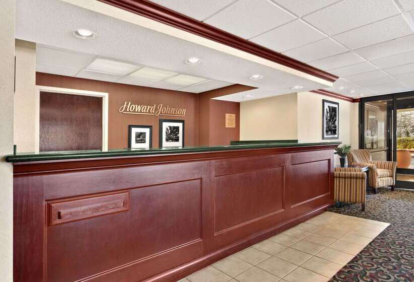酒店 Howard Johnson By Wyndham Greensboro Near The Coliseum