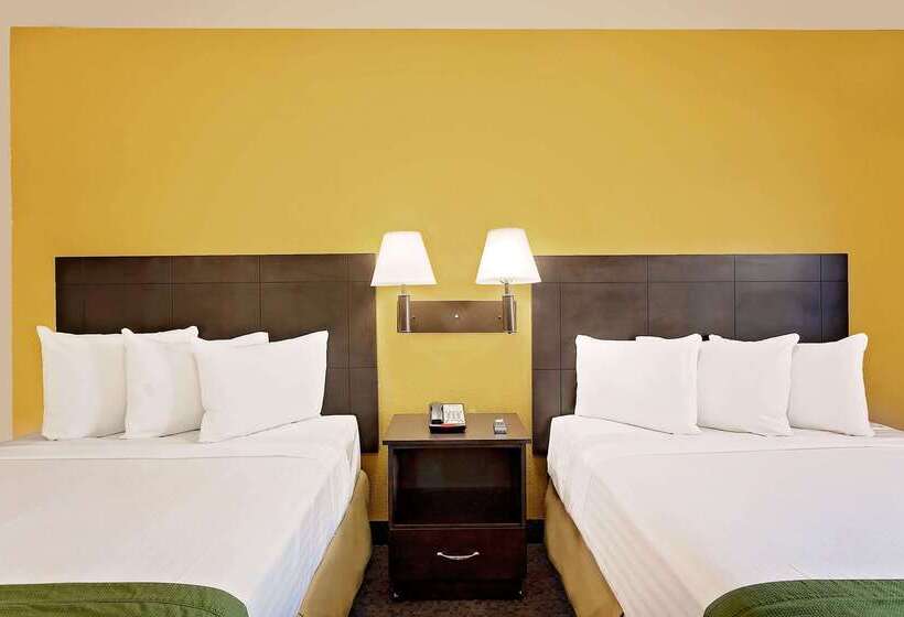 בית מלון כפרי Howard Johnson By Wyndham Las Vegas Near The Strip