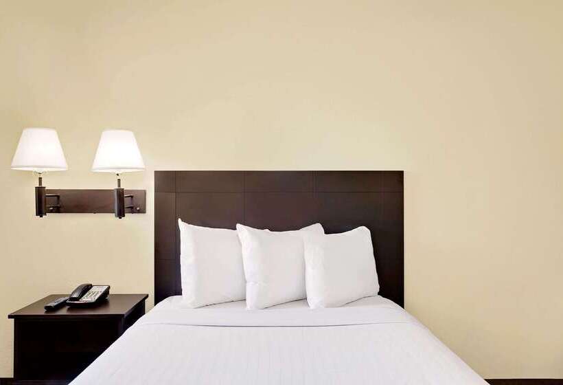 هتل Howard Johnson By Wyndham Las Vegas Near The Strip