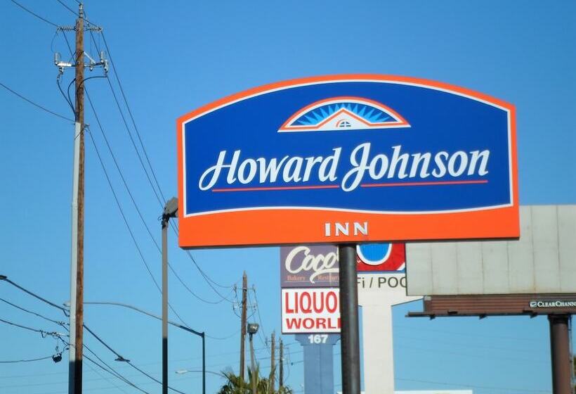 בית מלון כפרי Howard Johnson By Wyndham Las Vegas Near The Strip