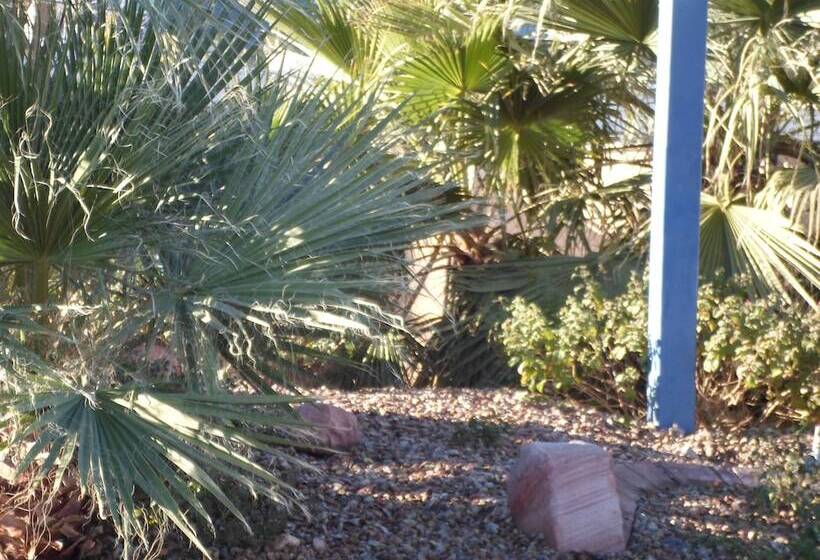 هتل Howard Johnson By Wyndham Las Vegas Near The Strip