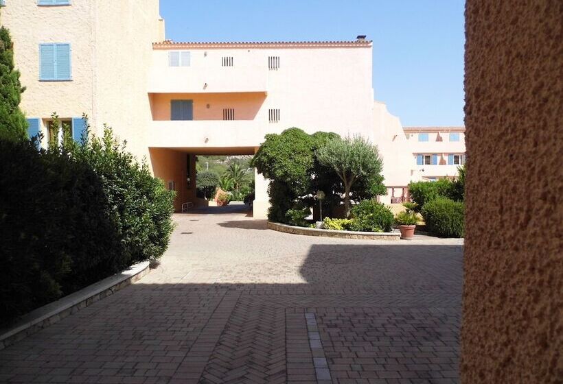 Le Nereidi Hotel & Residence Con Piscina Tennis Fitness Parcheggio Coperto Sala Conferenze