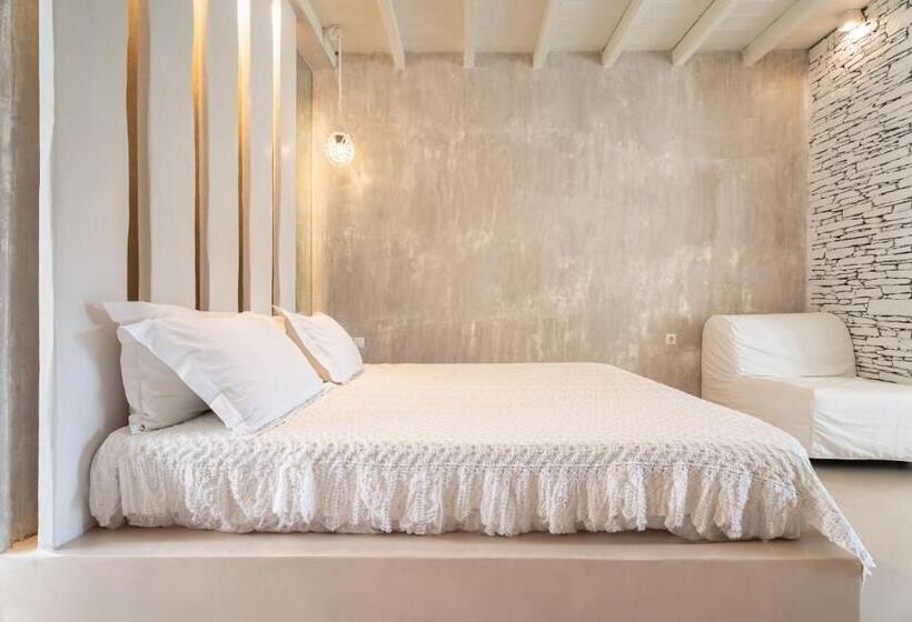 هتل Levantes Ios Boutique