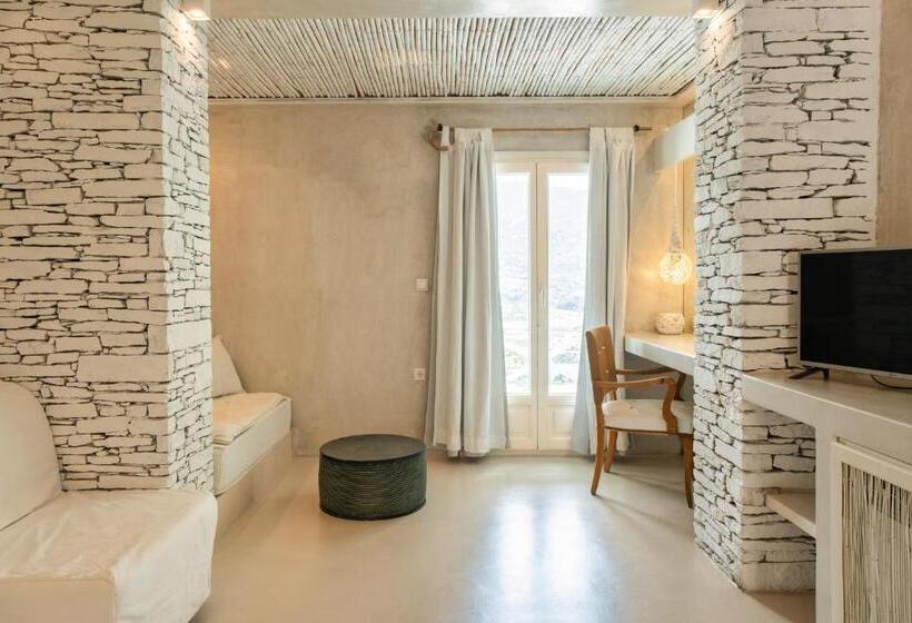 هتل Levantes Ios Boutique