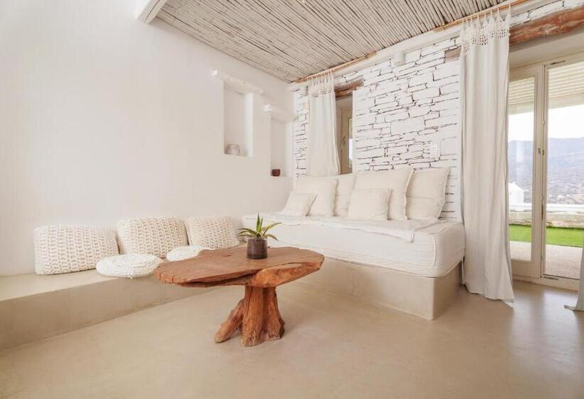 هتل Levantes Ios Boutique