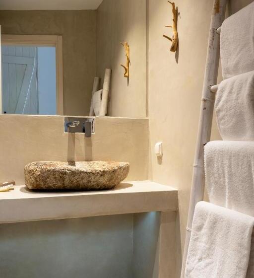 هتل Levantes Ios Boutique