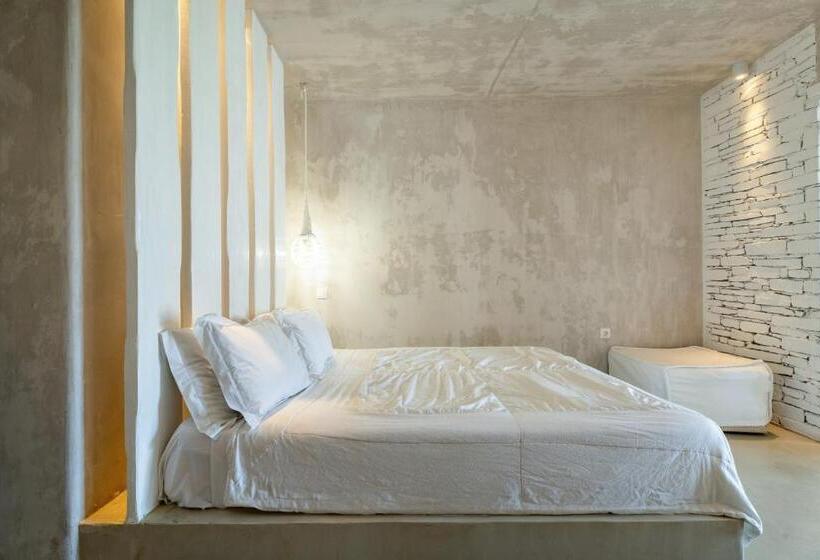 هتل Levantes Ios Boutique