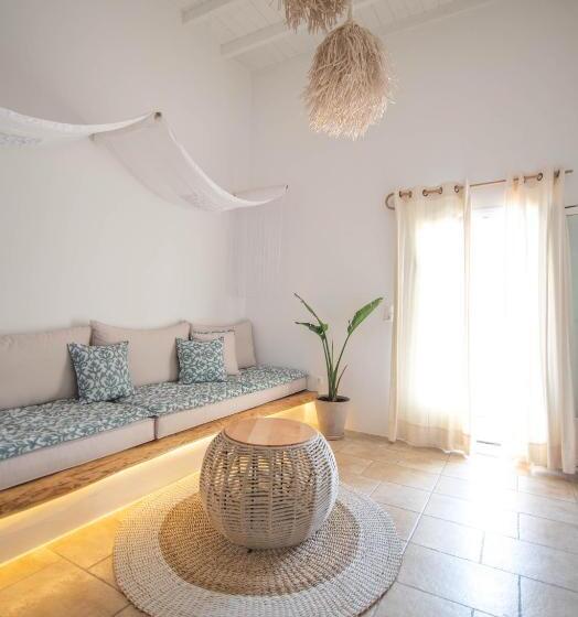 هتل Levantes Ios Boutique