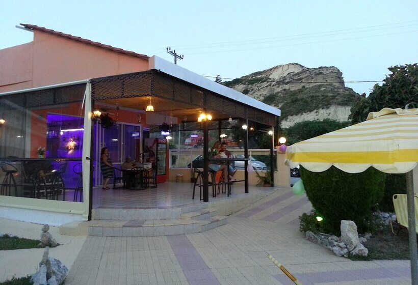 בית מלון כפרי Casa Blue Sarantis